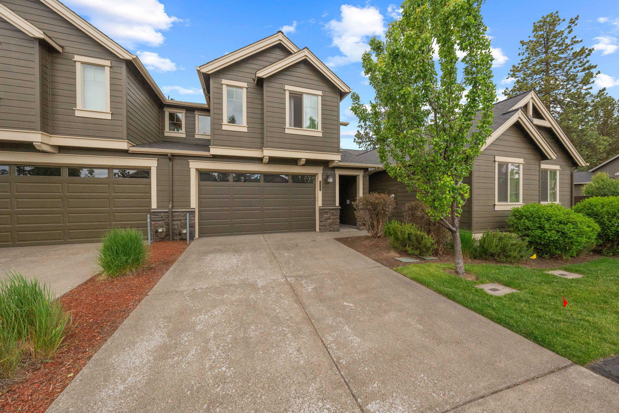 Property Photo: 60367 SE Hedgewood Lane OR 97702