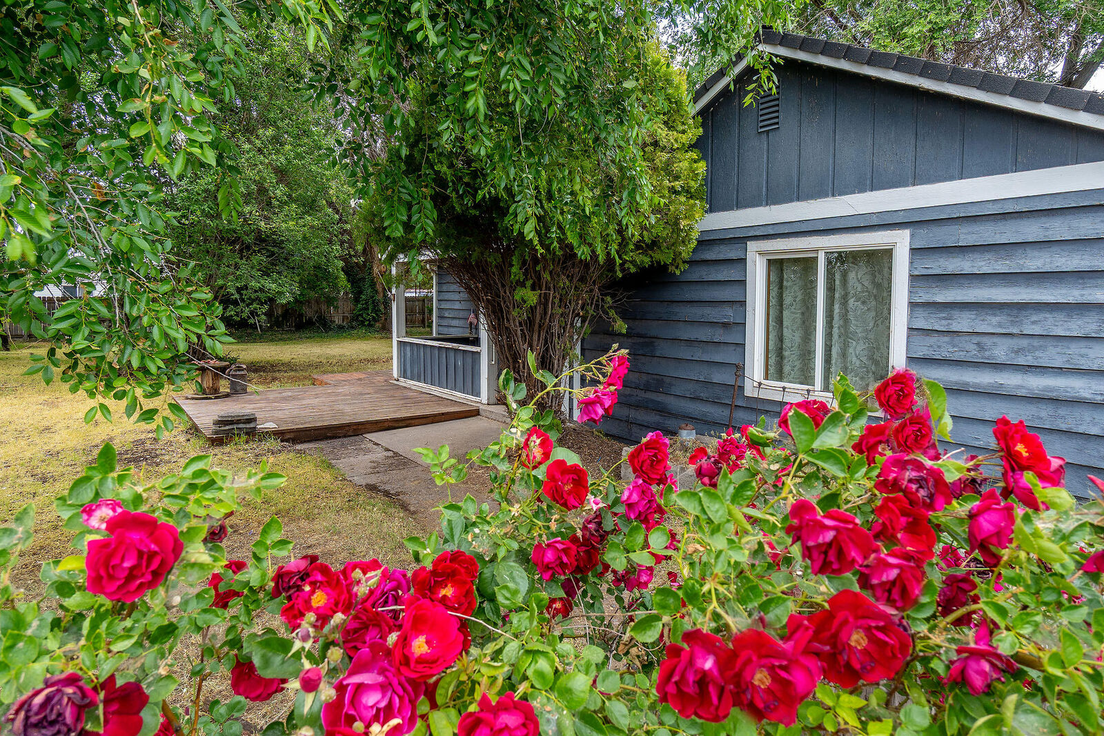 Property Photo:  895 SE Lynn Boulevard  OR 97754 