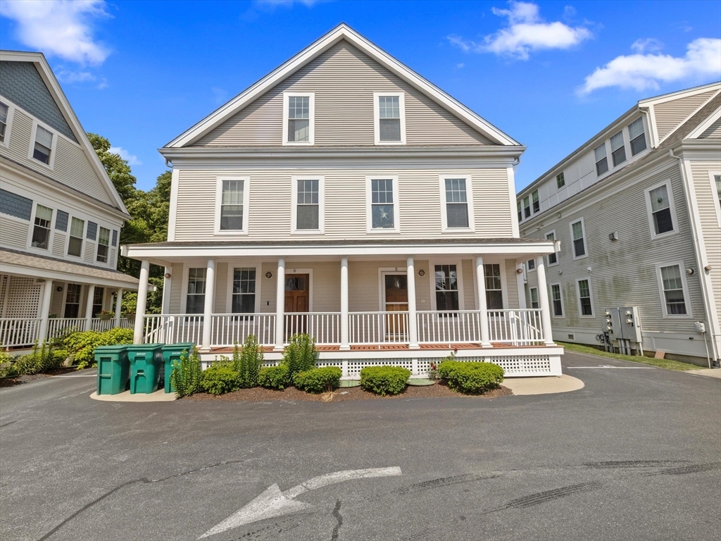 Property Photo:  5 Honora Ln 5  MA 02532 