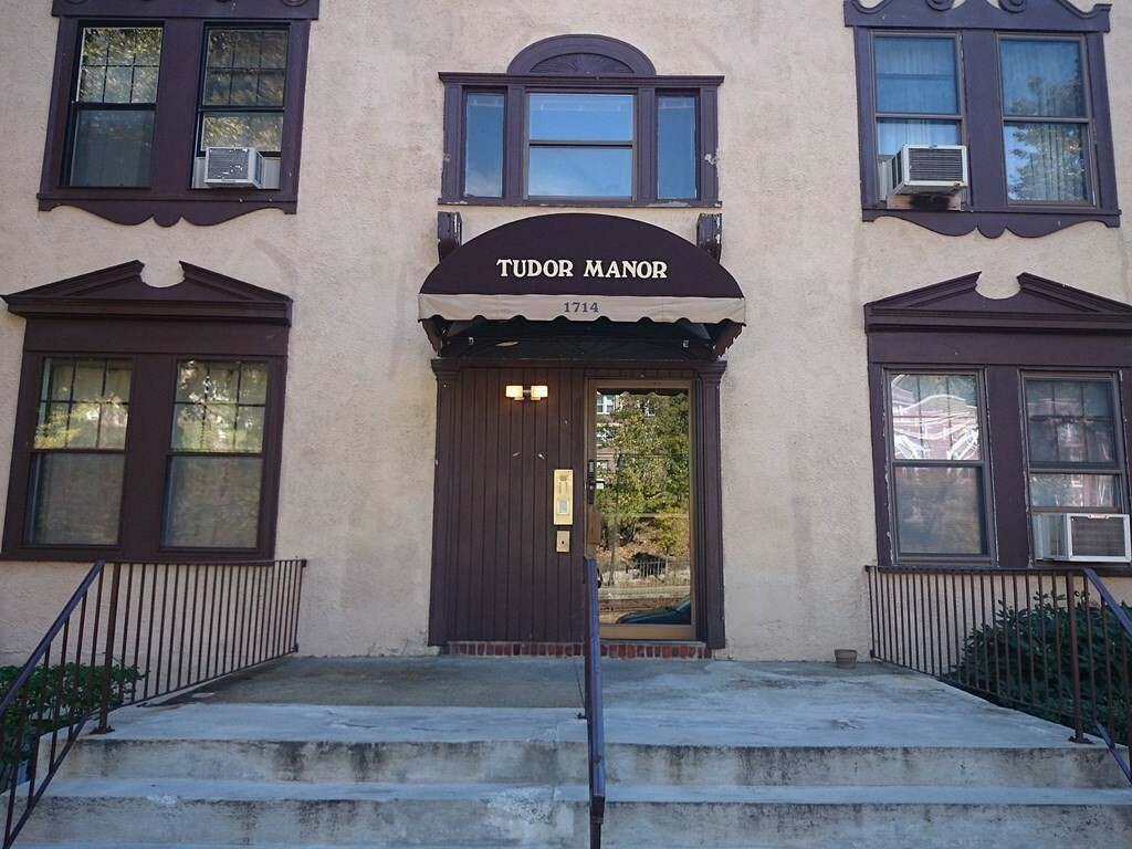 Property Photo: 1714 Commonwealth 4 MA 02135