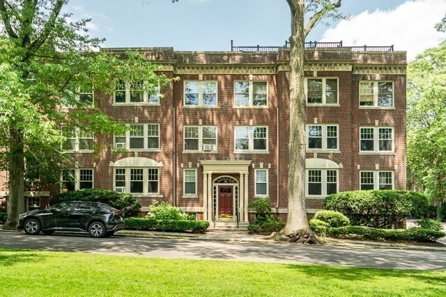 15 Thatcher St F2-2  Brookline MA 02446 photo