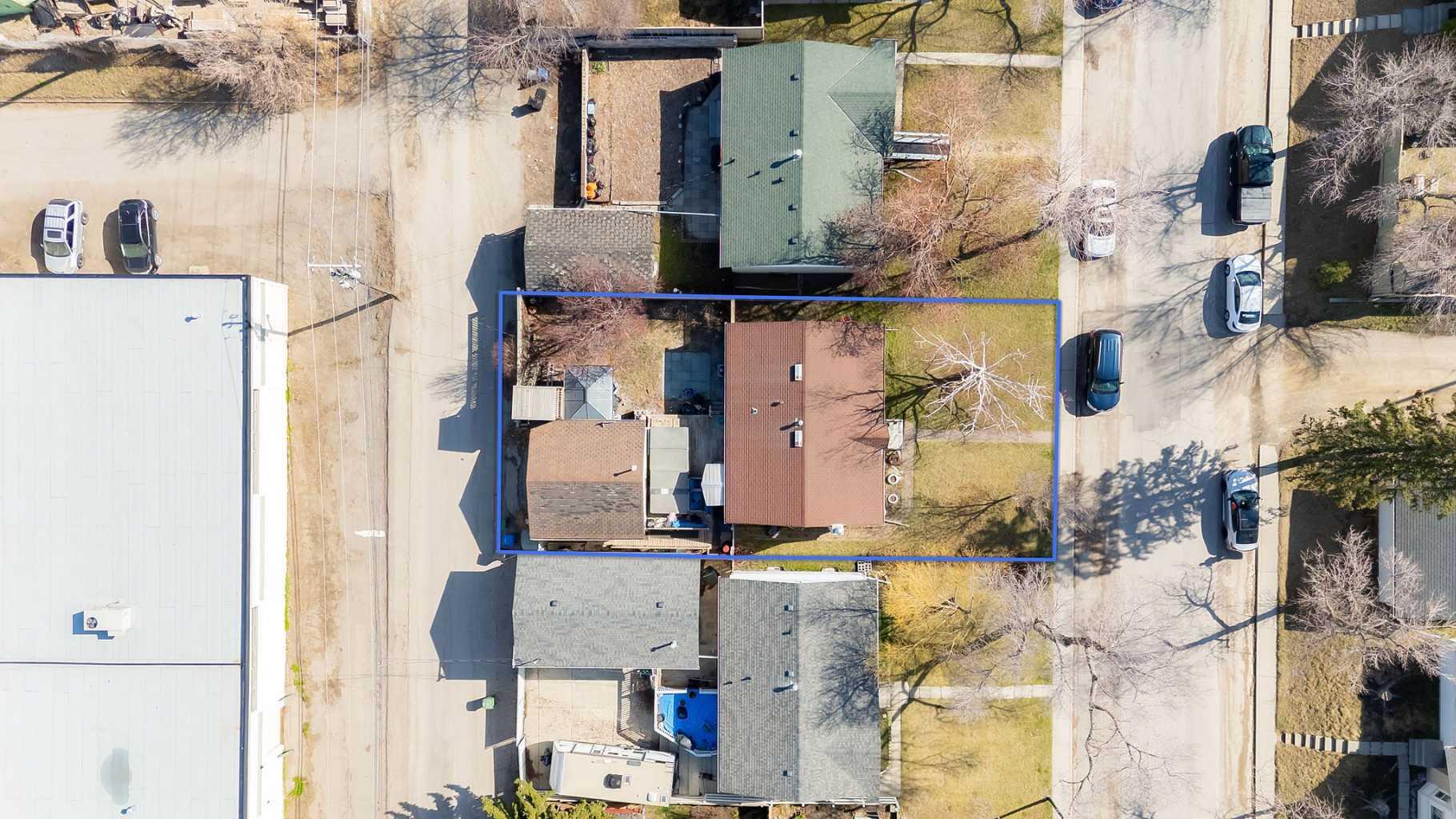 Property Photo: 48 Franklin Drive SE AB T2H 0T9