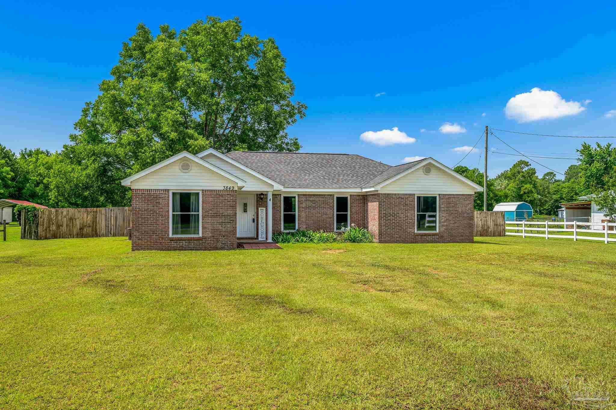 Property Photo: 3849 Luther Fowler Rd FL 32571