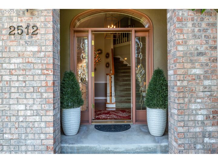 Property Photo:  2512 Peters Dr  WA 98632 