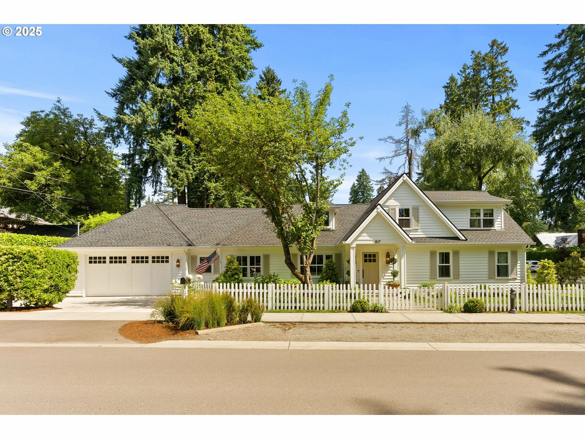817 D Ave  Lake Oswego OR 97034 photo