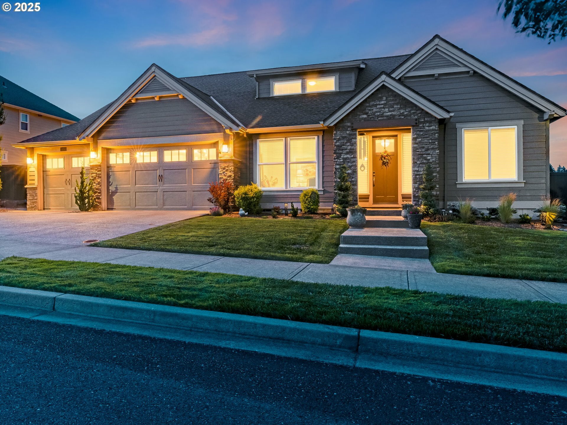 Property Photo: 1856 NW Sierra Way WA 98607