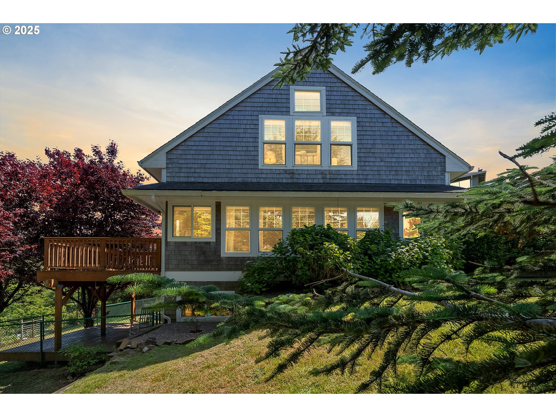 Property Photo: 47165 Hill Crest Dr OR 97149