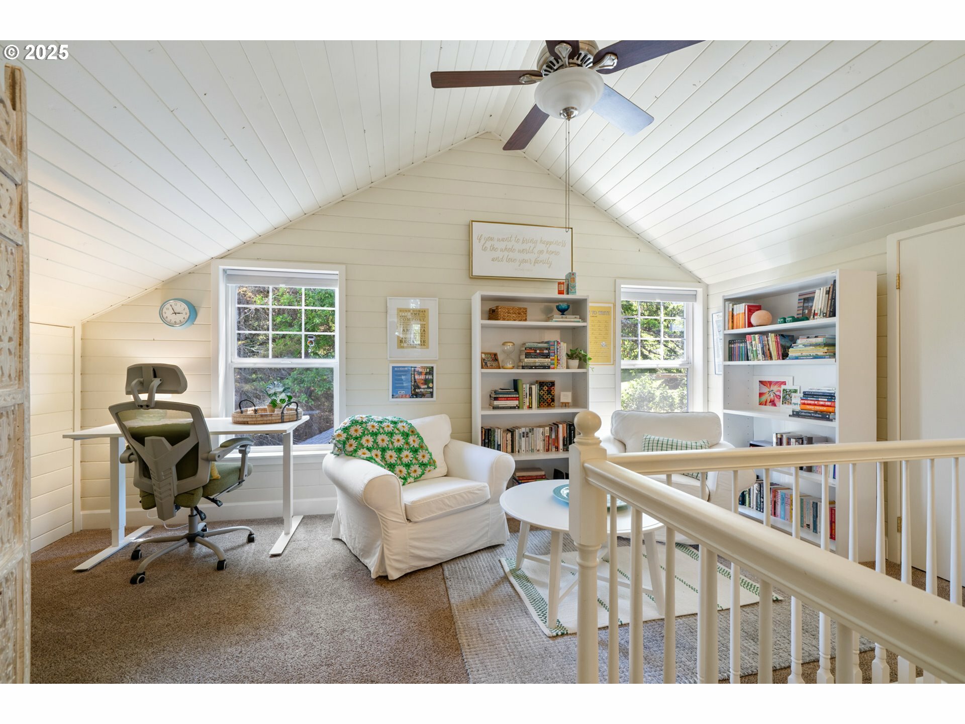 Property Photo: 47165 Hill Crest Dr OR 97149