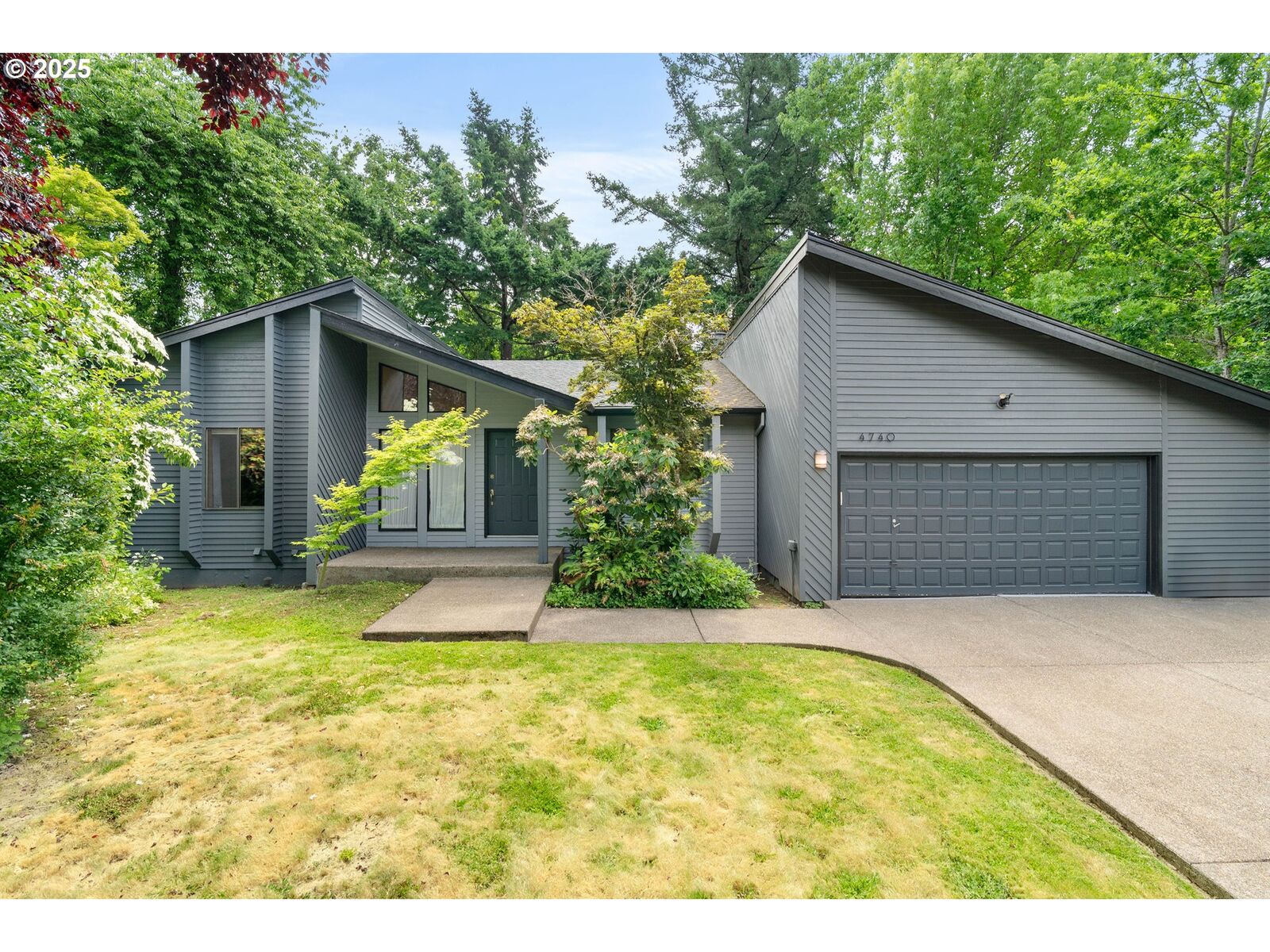 Property Photo:  4740 SW Lowell Ct  OR 97221 