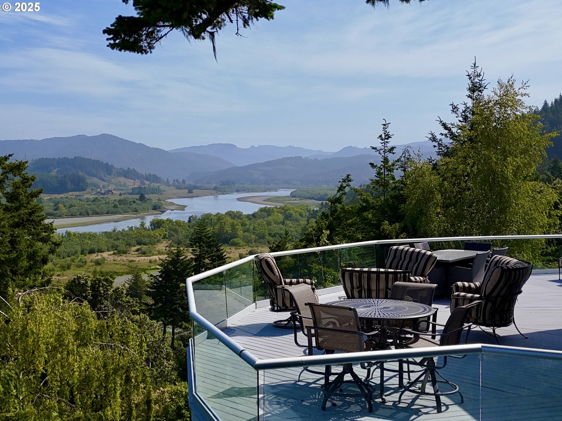 Property Photo: 94414 Tom Cat Hill Rd OR 97444