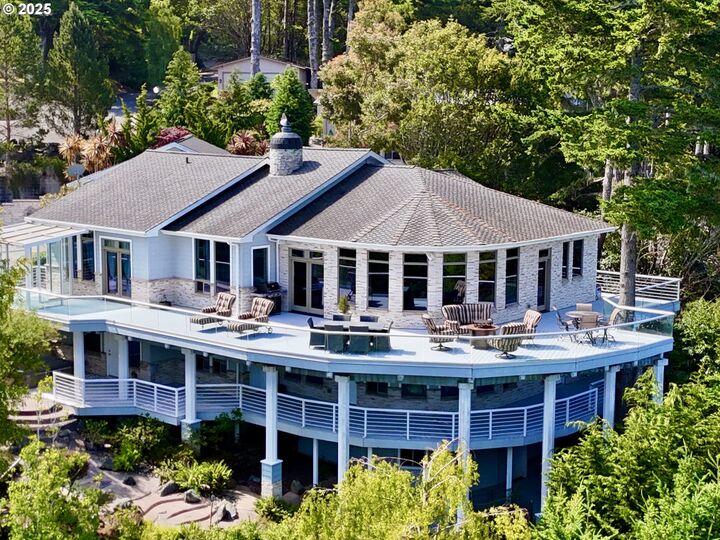 Property Photo:  94414 Tom Cat Hill Rd  OR 97444 