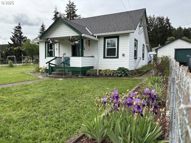 Property Photo: 2111 Elm St OR 97386