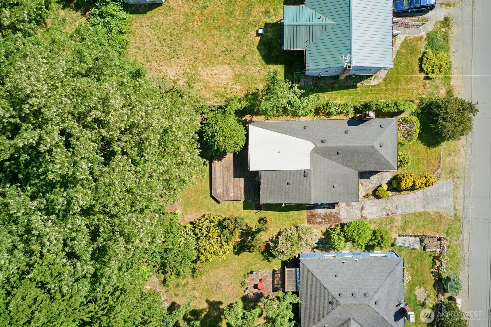 Property Photo: 10022 8th Avenue NE WA 98125