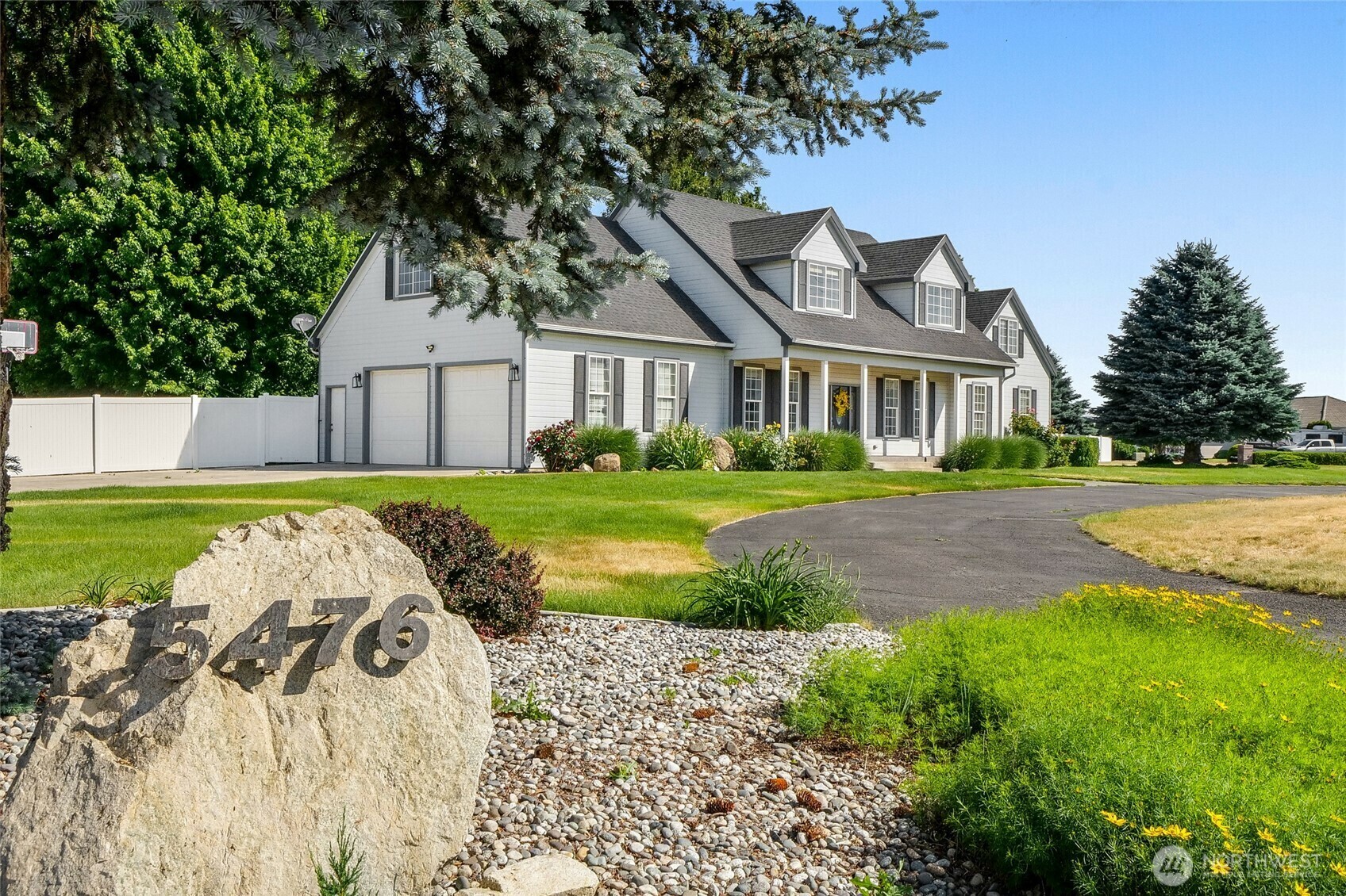 Property Photo:  5476  Lorri Lane  WA 98837 