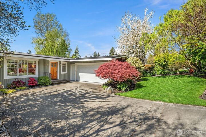 Property Photo: 4711 110th Avenue NE WA 98033