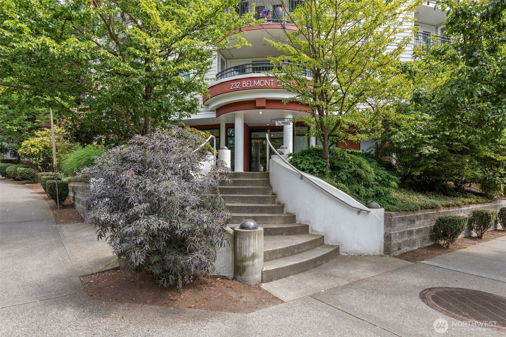 Property Photo: 232 Belmont Avenue E 503 WA 98102