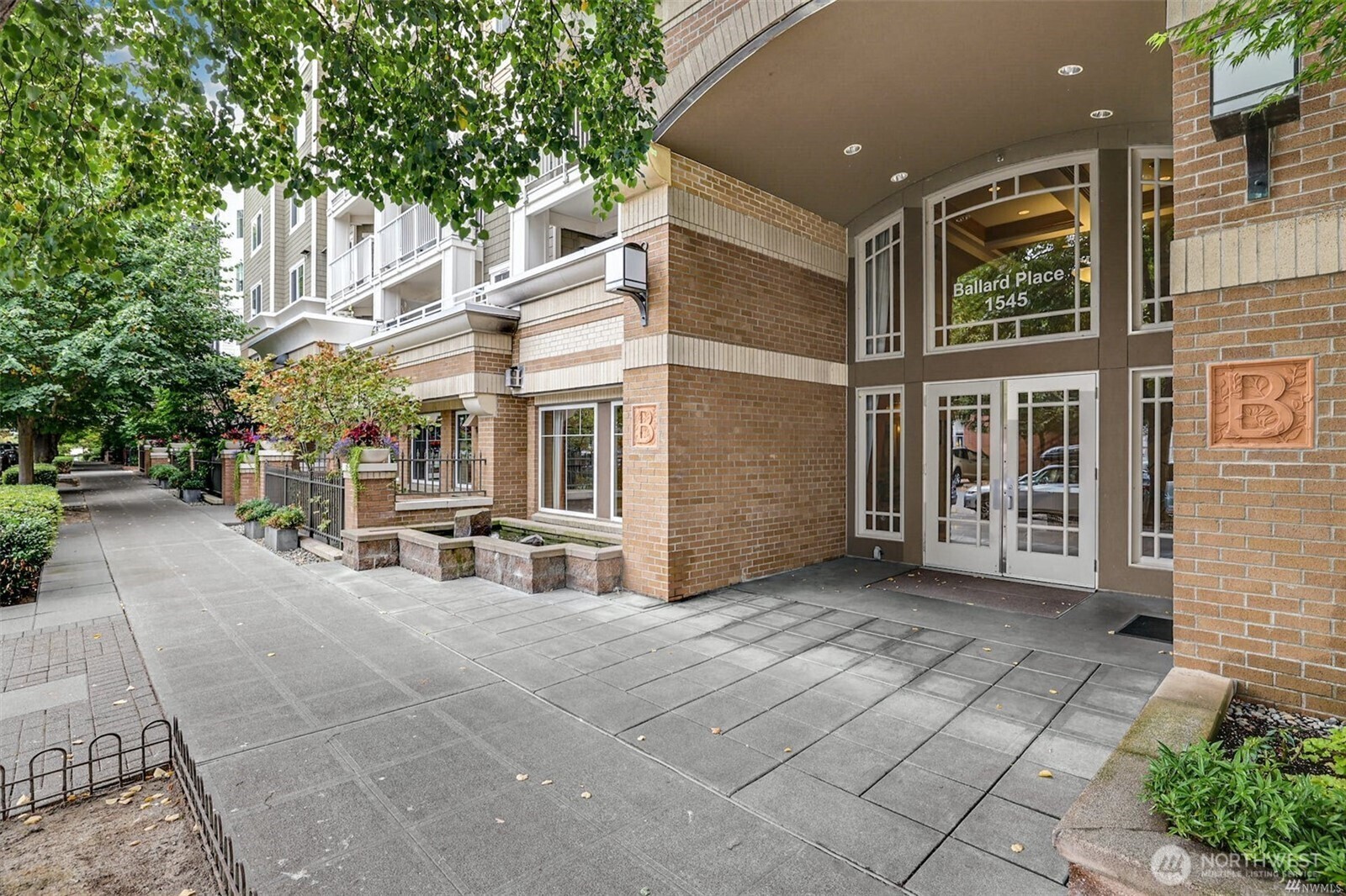 Property Photo: 1545 NW 57th Street 602 WA 98107