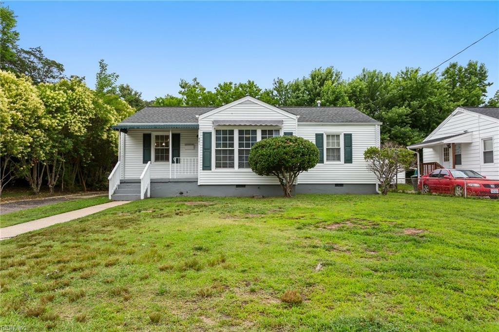 Property Photo: 601 Willow Dr VA 23605
