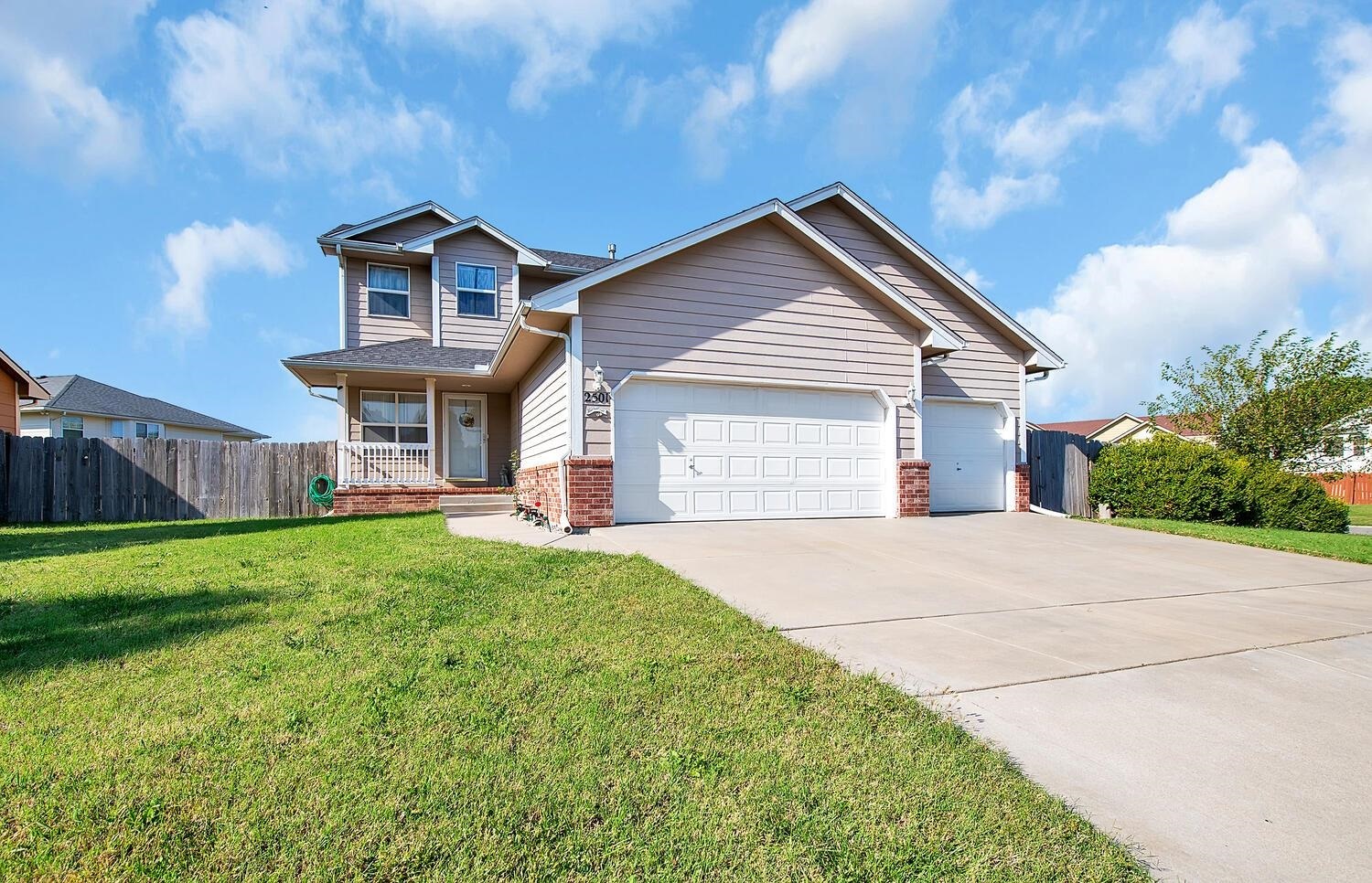 Property Photo: 2501 S Cooper St KS 67210
