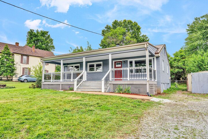 Property Photo:  3717 Martinell Ave  VA 24018 