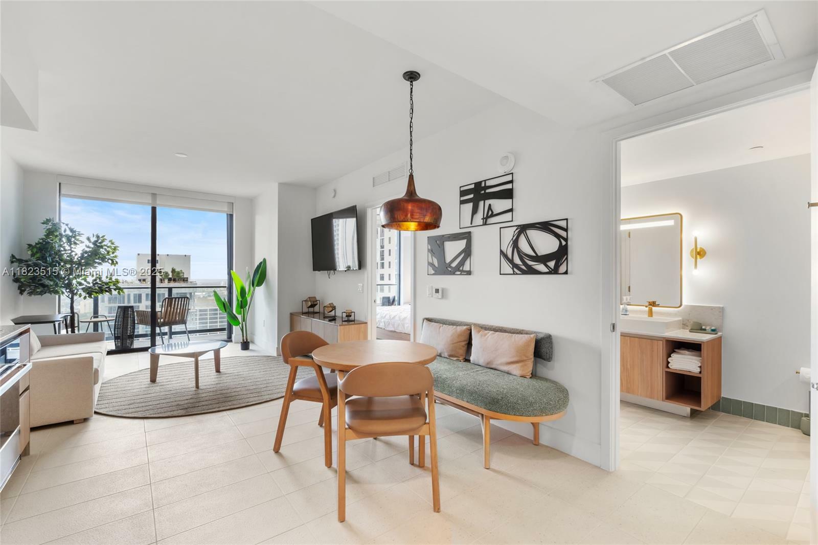 Property Photo: 159 NE 6th St 3104 FL 33132