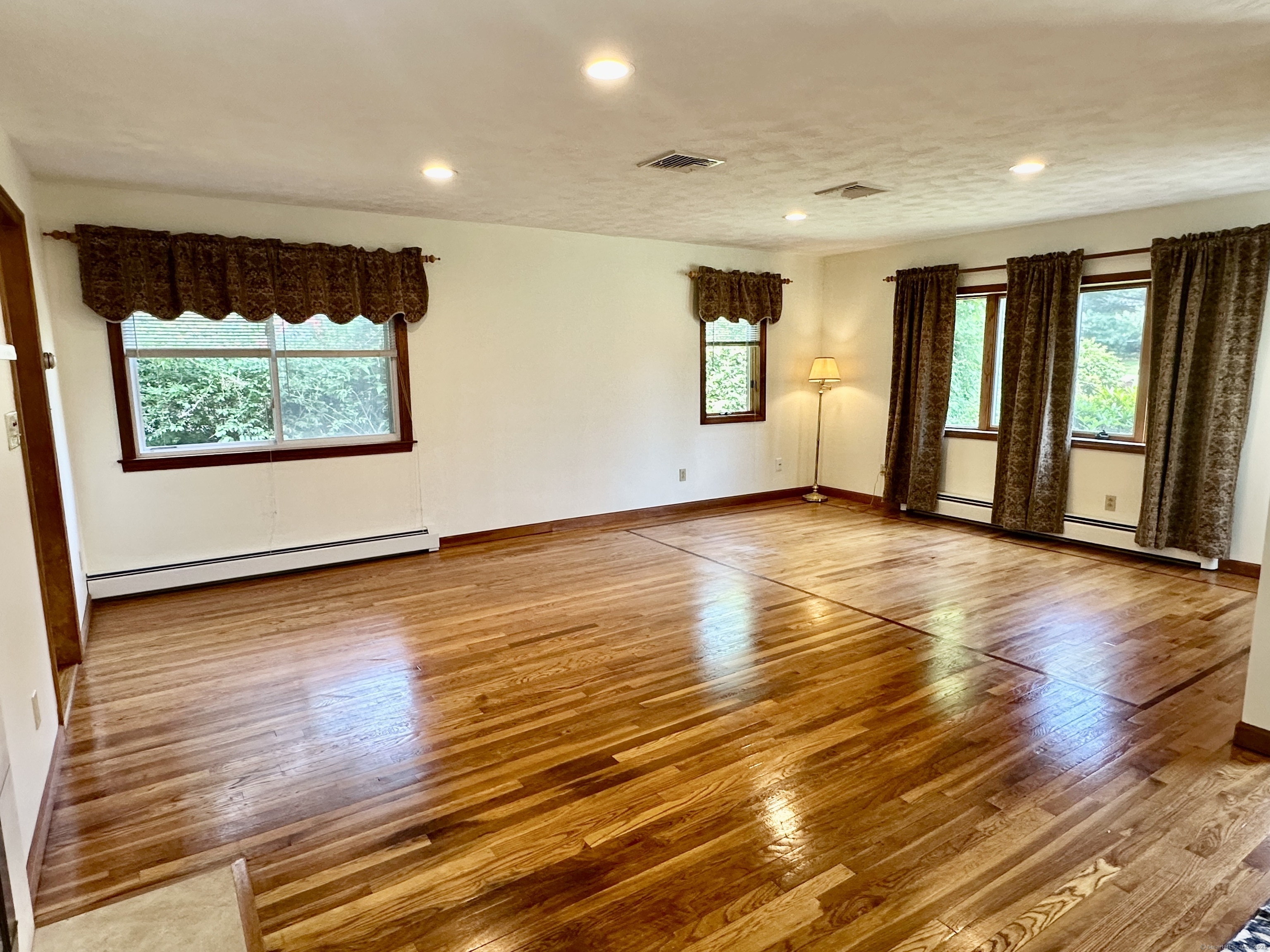 Property Photo: 846 Sawmill Road CT 06516