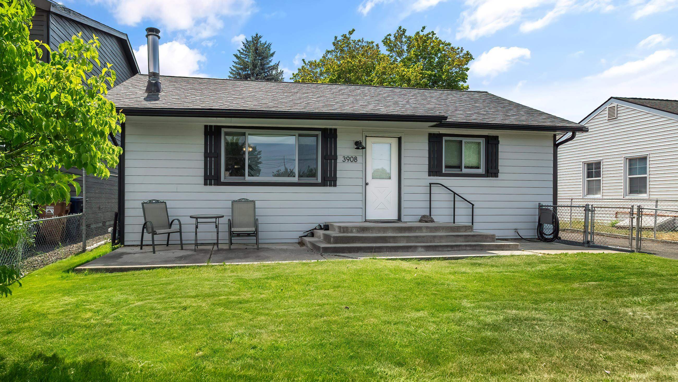 Property Photo: 3908 E 26th Ave WA 99223