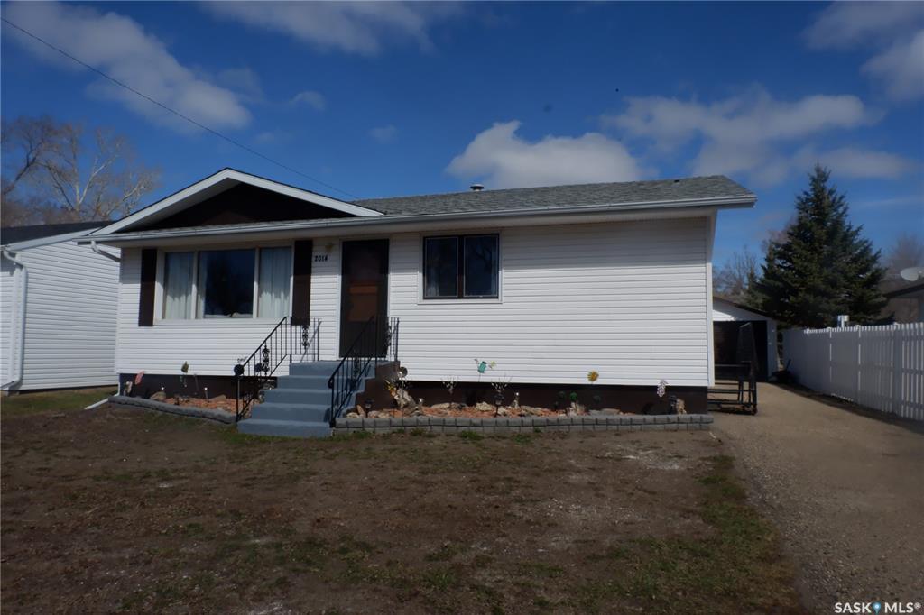 Property Photo: 2014 4th Street N SK S0H 3R0