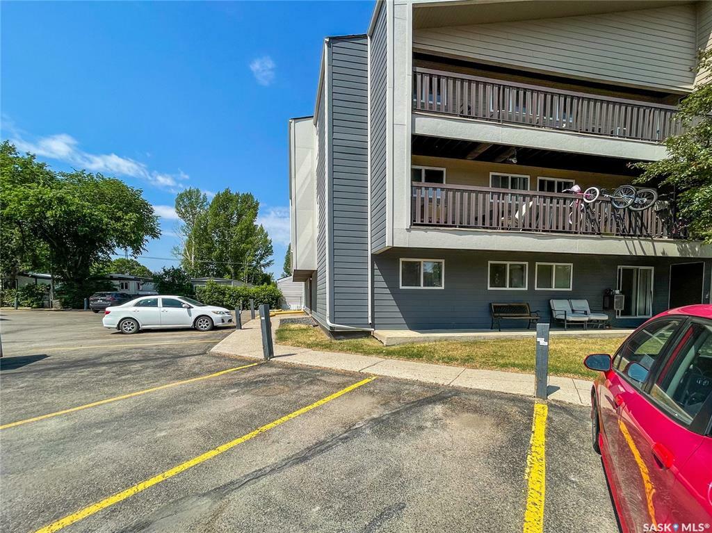 Property Photo: 425 115th Street E 1133 SK S7N 2E5