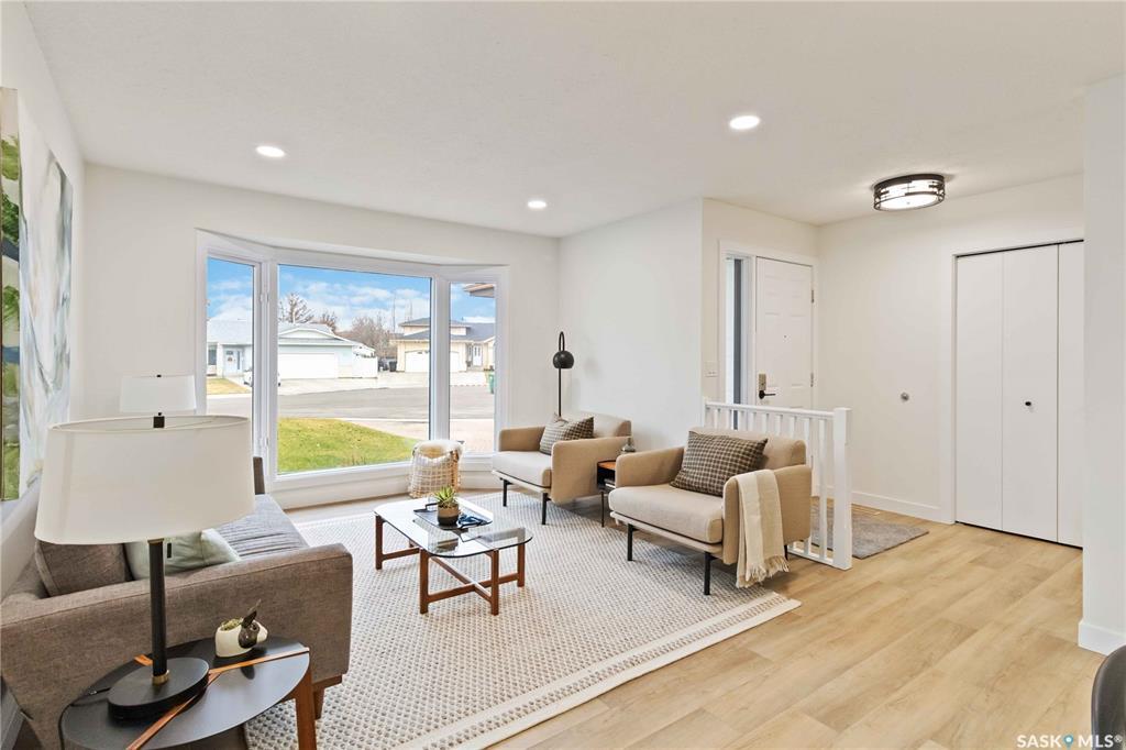Property Photo: 242 Anglin Place SK S7J 5E9
