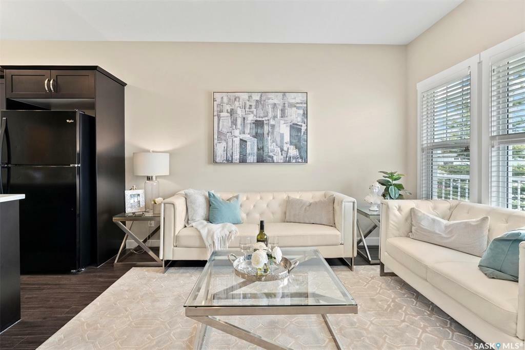 Property Photo: 1212 Pringle Way SK S7T 0X5