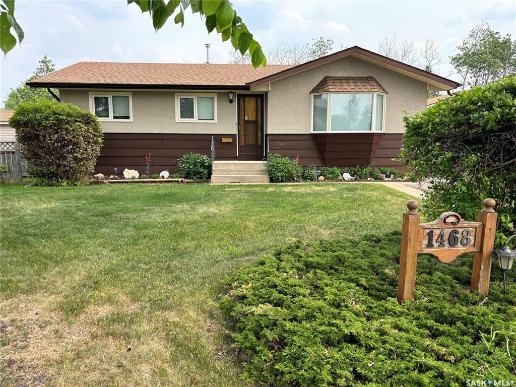Property Photo: 1468 Goshen Place SK S6V 0R8