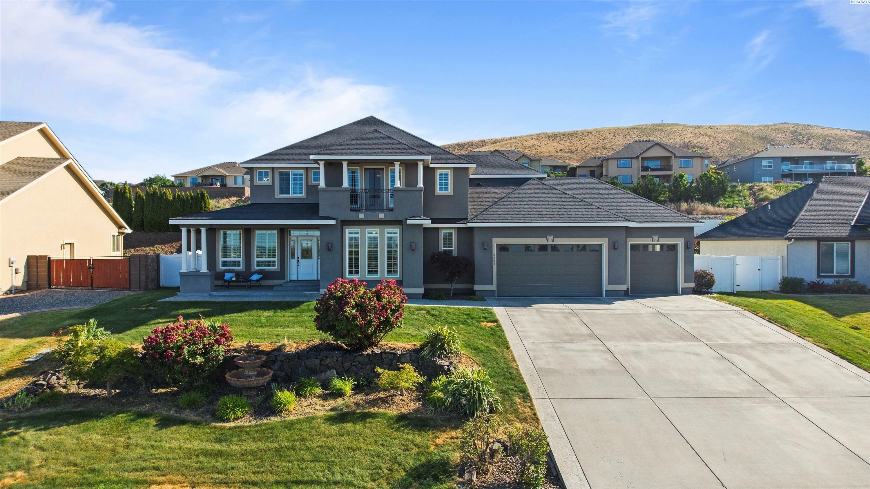 Property Photo:  2307 Cottontail Ln  WA 99352 