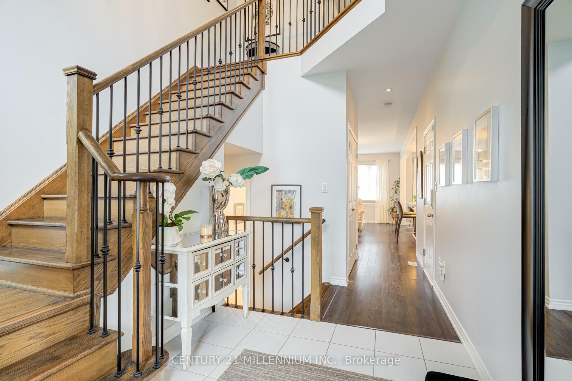 Property Photo:  100 Kempenfelt Trail  ON L7A 0Z9 