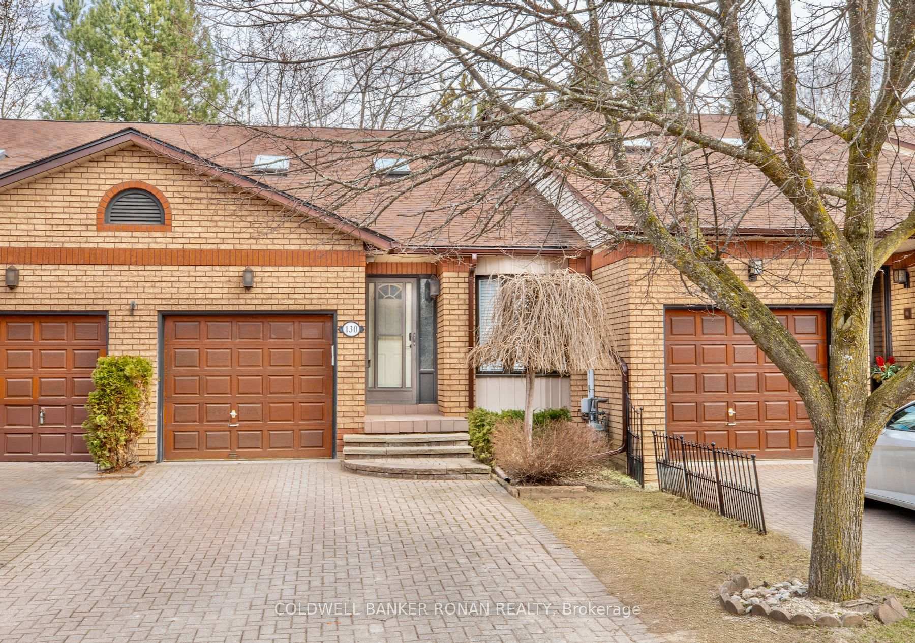 Property Photo: 130 Green Briar Road ON L9R 1S2