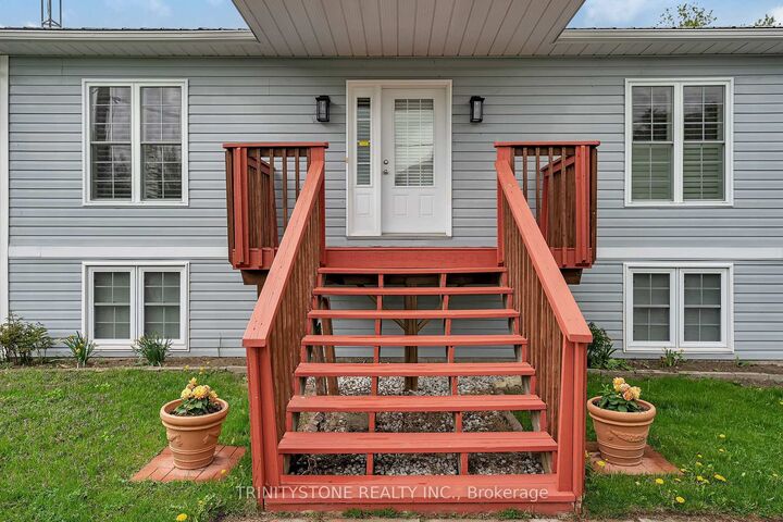Photo de la propriété:  118 Bay Street  ON K7C 4K9 