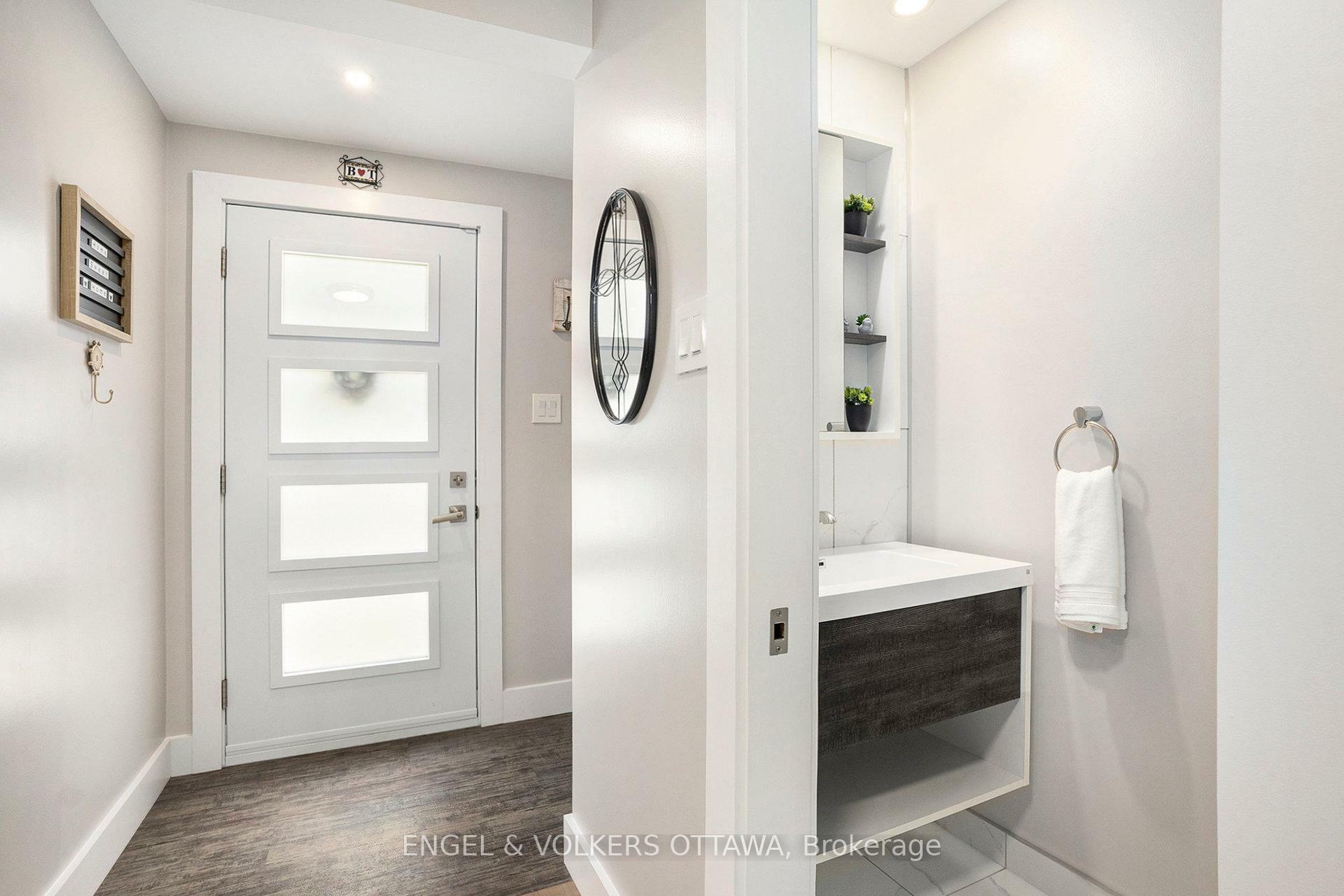 Photo de la propriété: 430 Duvernay Drive ON K1E 2N8