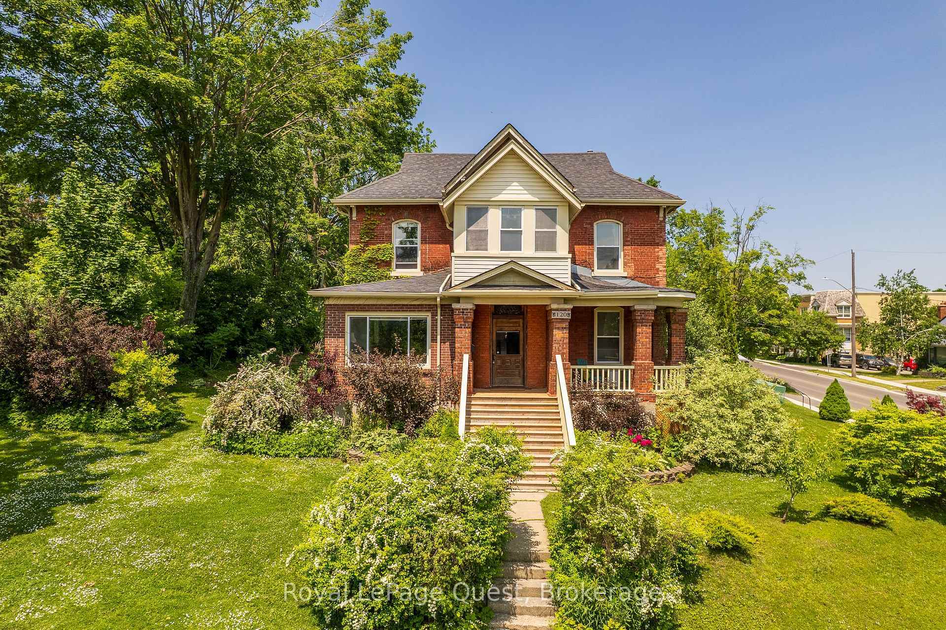 Photo de la propriété: 120 Brant Street E ON L3V 1Z2