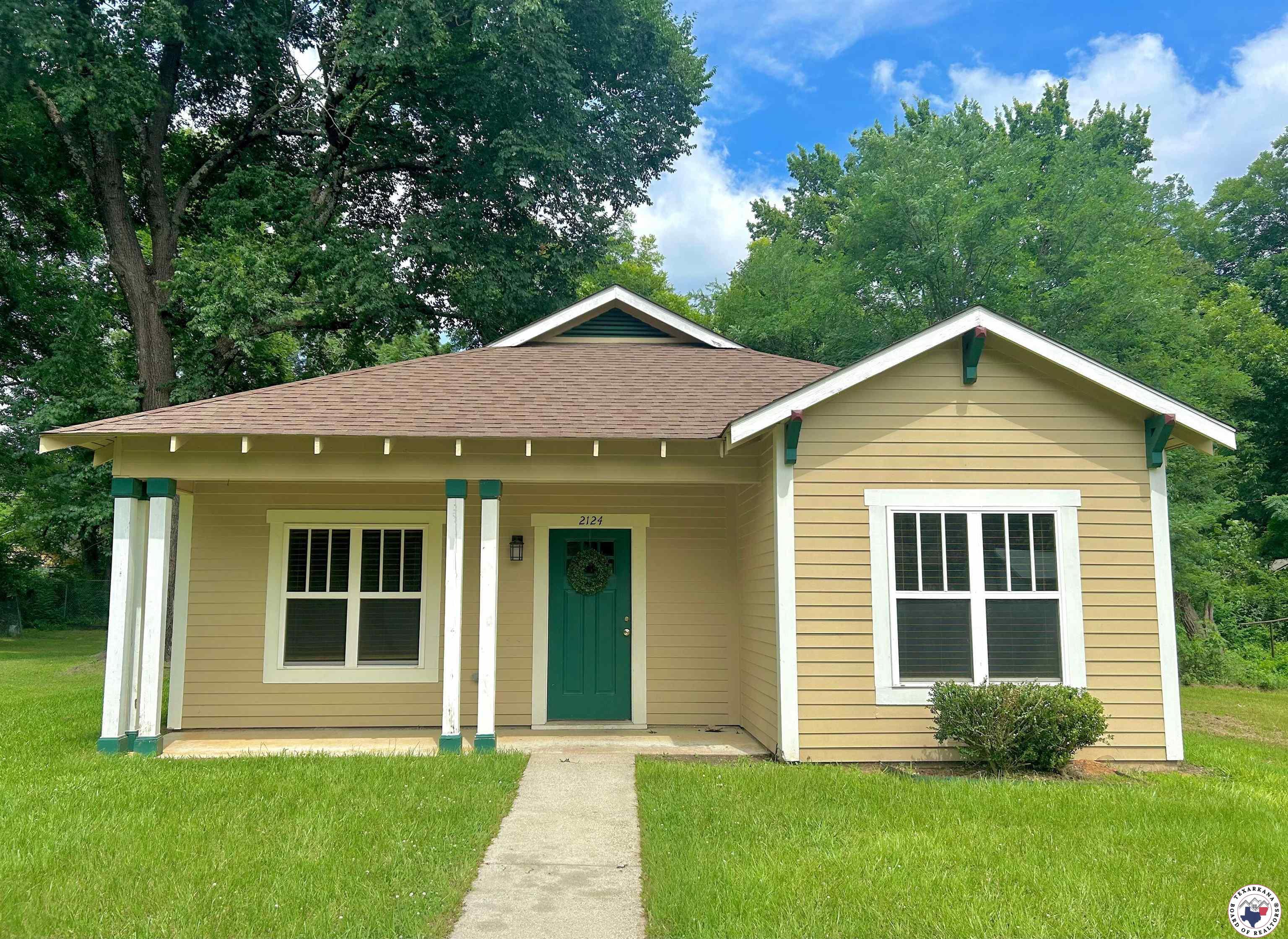 Property Photo: 2124 Stevenson St TX 75501