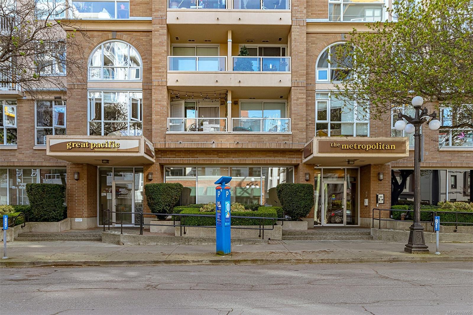 Property Photo:  835 View St 1112  BC V8W 3W8 