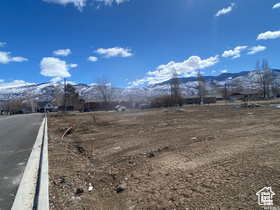 Property Photo: 353 W 600 N 13 UT 84642