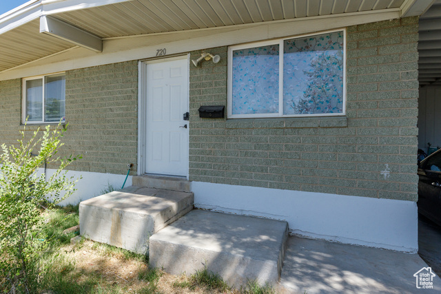 Property Photo: 720 E 850 N UT 84404
