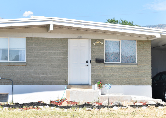 Property Photo: 720 E 850 N UT 84404