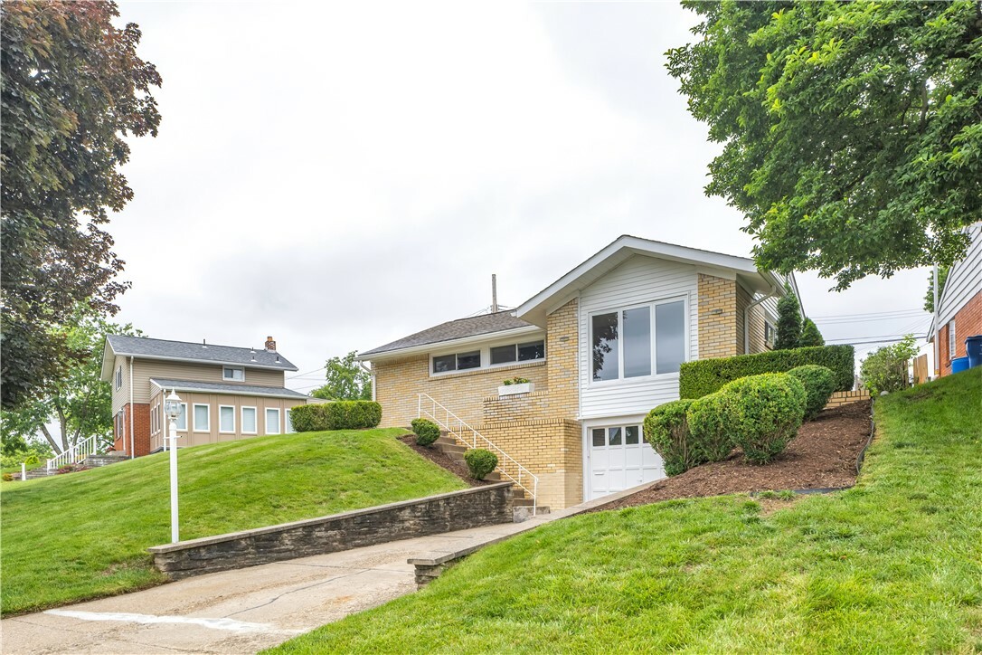Property Photo: 354 Ryan Dr PA 15220