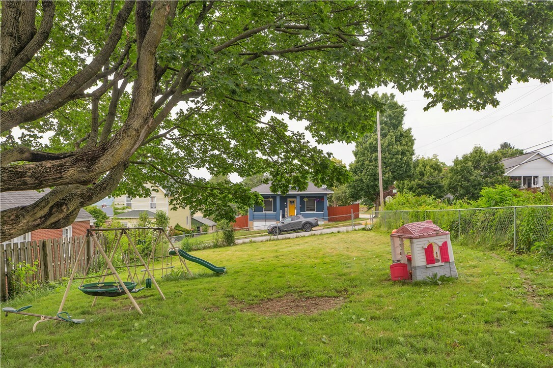 Property Photo: 1505 Raymond Ave PA 15650