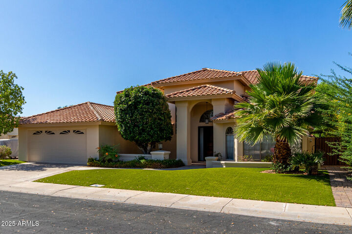 Property Photo:  1834 E Willow Tree Court  AZ 85234 