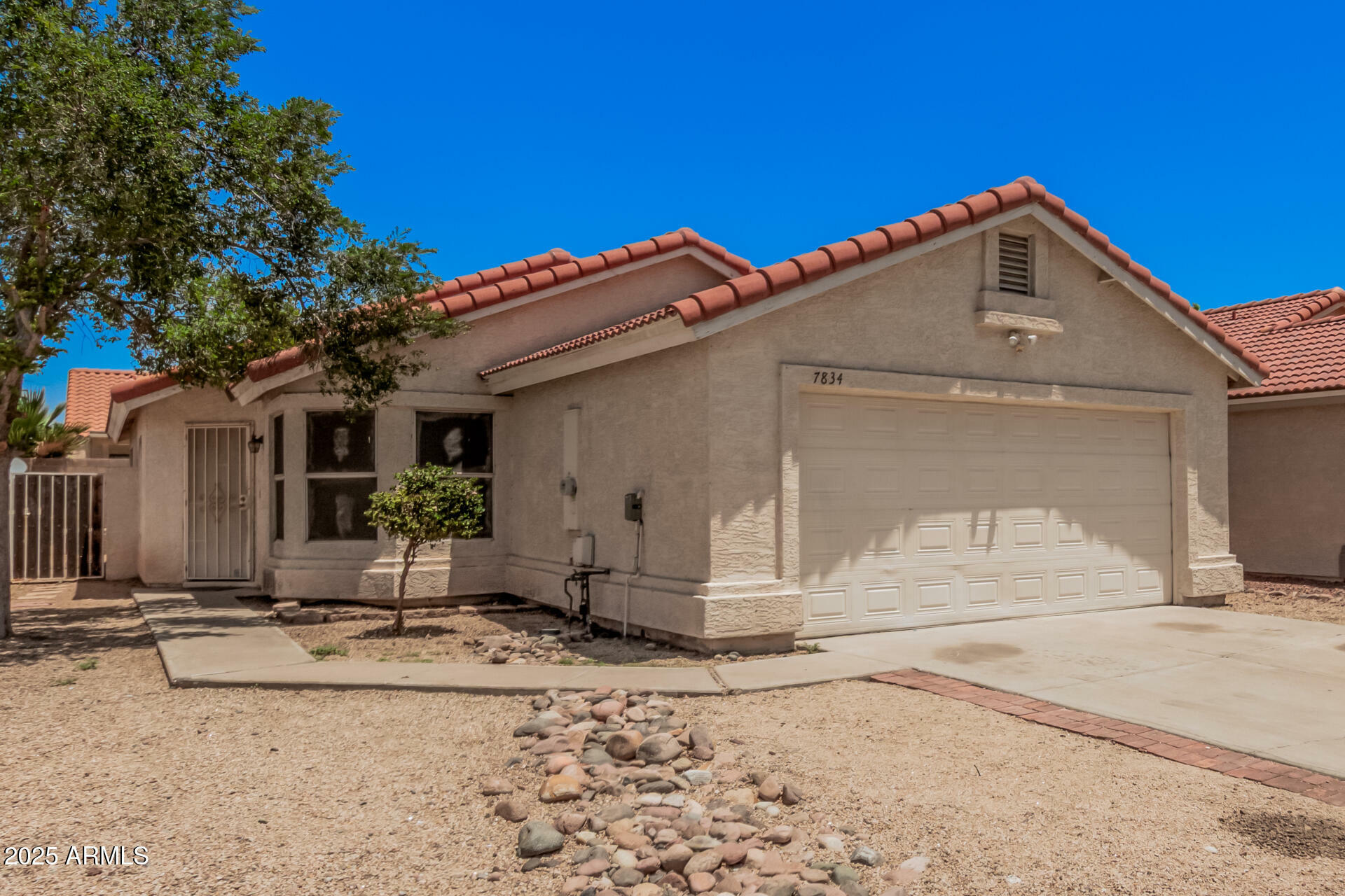 Property Photo: 7834 W McRae Way AZ 85308