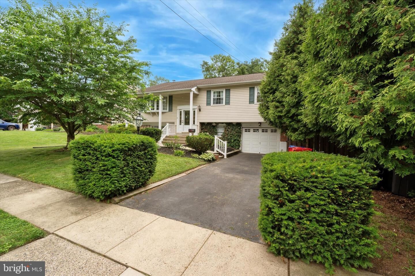 Property Photo:  709 Parmentier Road  PA 18974