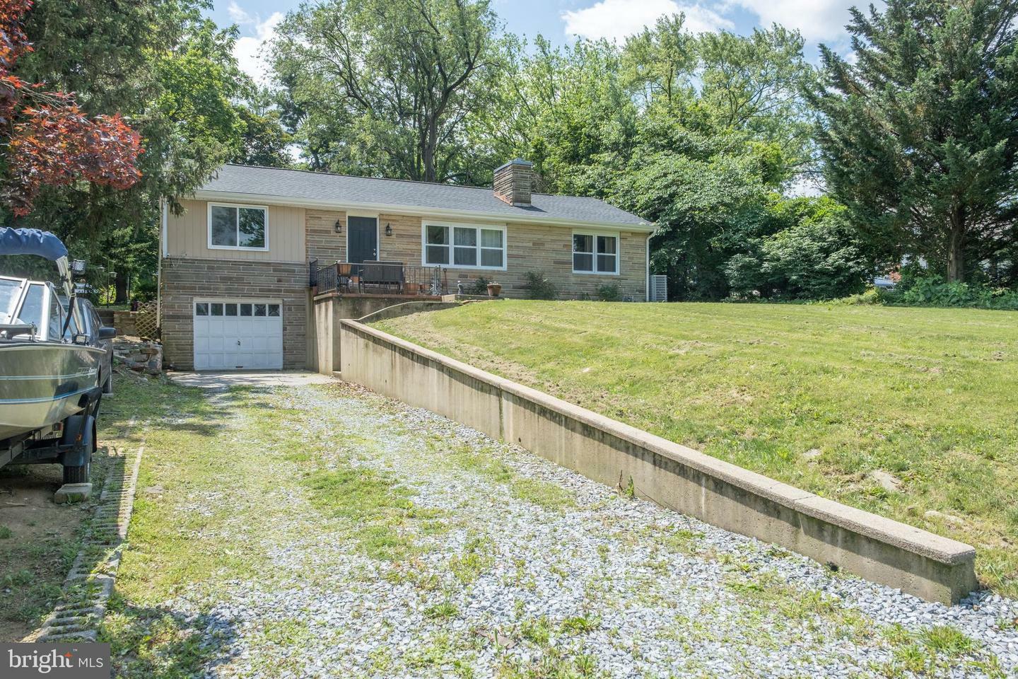 5013 Circle Drive  Harrisburg PA 17112 photo