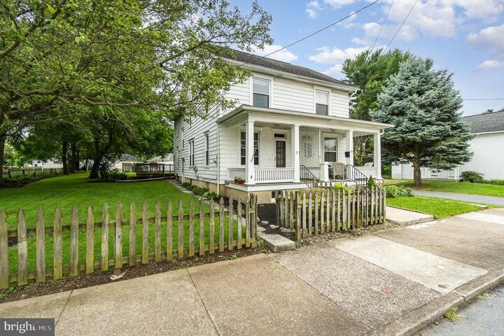 27 W High Street  Hummelstown PA 17036 photo